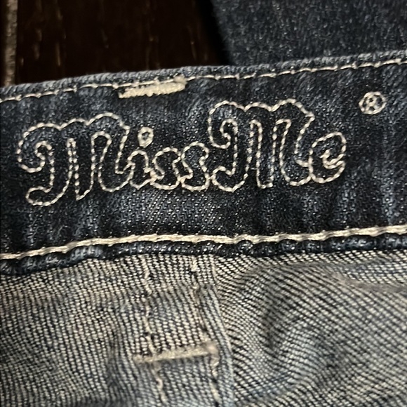Miss Me Mid-Rise Skinny Jeans, Size 29, NWOT Will sell fast. MAKE AN OFFER!!! - Picture 4 of 9